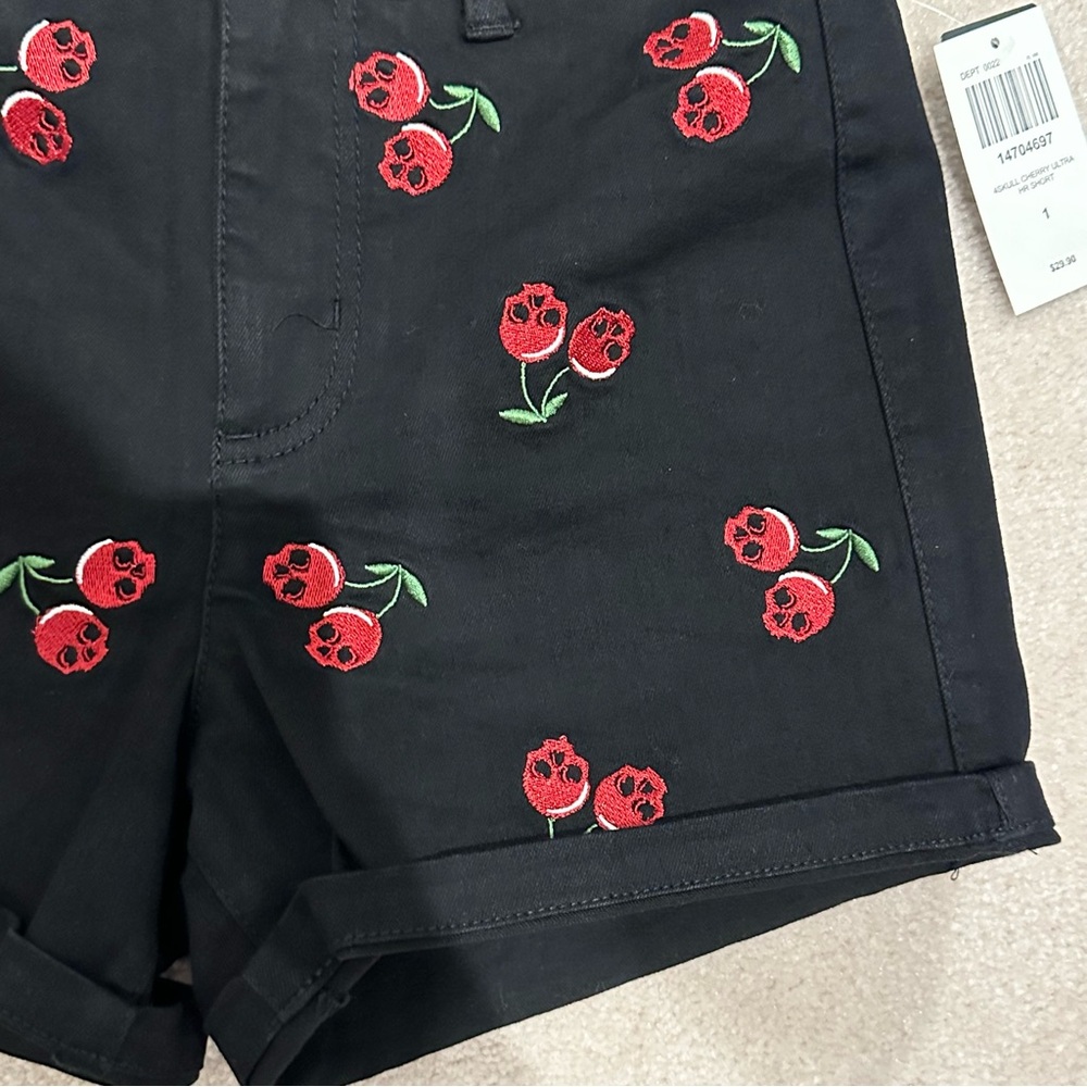 NWT Hot Topic High Waisted Cherry Skull Shorts - Picture 3 of 6
